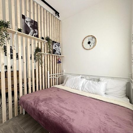 Studio Apartment, 5 Minutes To The Beach บาร์ ภายนอก รูปภาพ