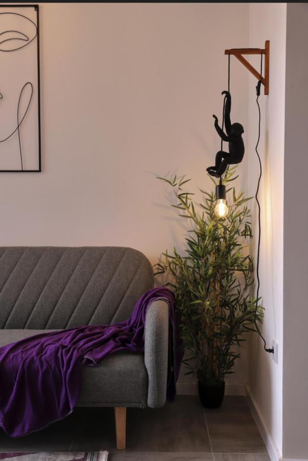 Studio Apartment, 5 Minutes To The Beach บาร์ ภายนอก รูปภาพ